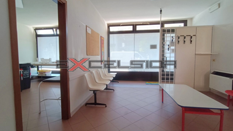 Immagine 1 di Negozio in vendita  in Corso Risorgimento n. 160 Porto Viro a Taglio Di Po