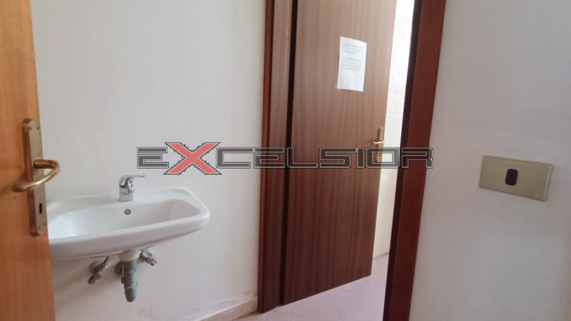 Immagine 7 di Negozio in vendita  in Corso Risorgimento n. 160 Porto Viro a Taglio Di Po