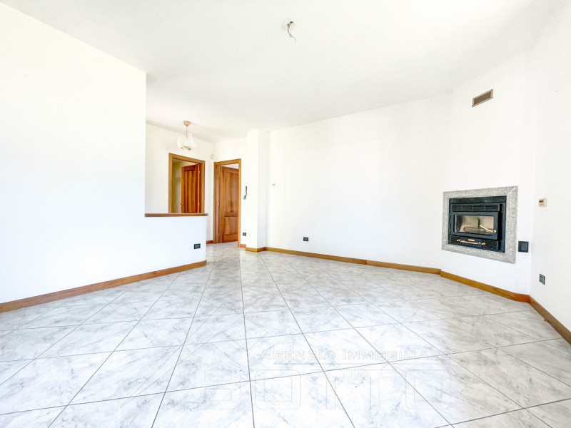 Immagine 8 di Villa in vendita  in via verdi 10 a Gozzano