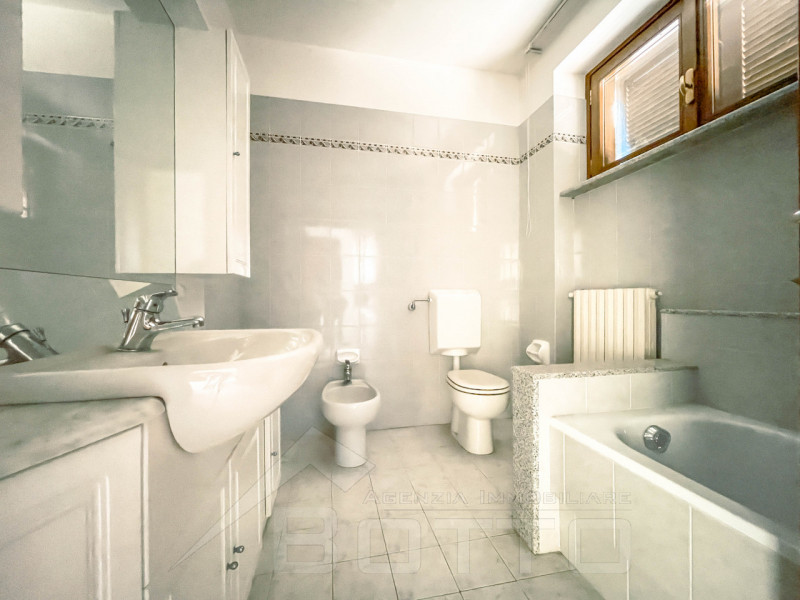 Immagine 33 di Villa in vendita  in via verdi 10 a Gozzano