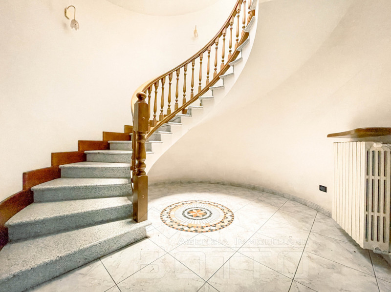 Immagine 35 di Villa in vendita  in via verdi 10 a Gozzano