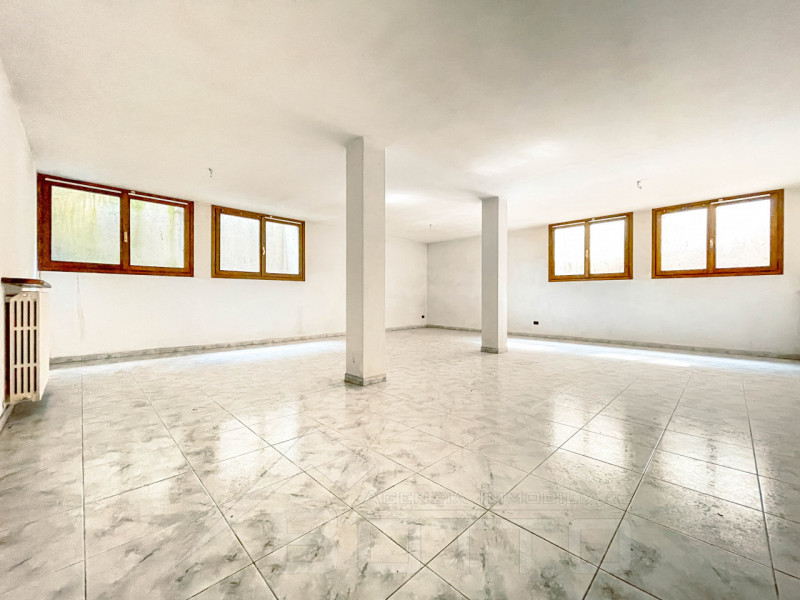 Immagine 36 di Villa in vendita  in via verdi 10 a Gozzano