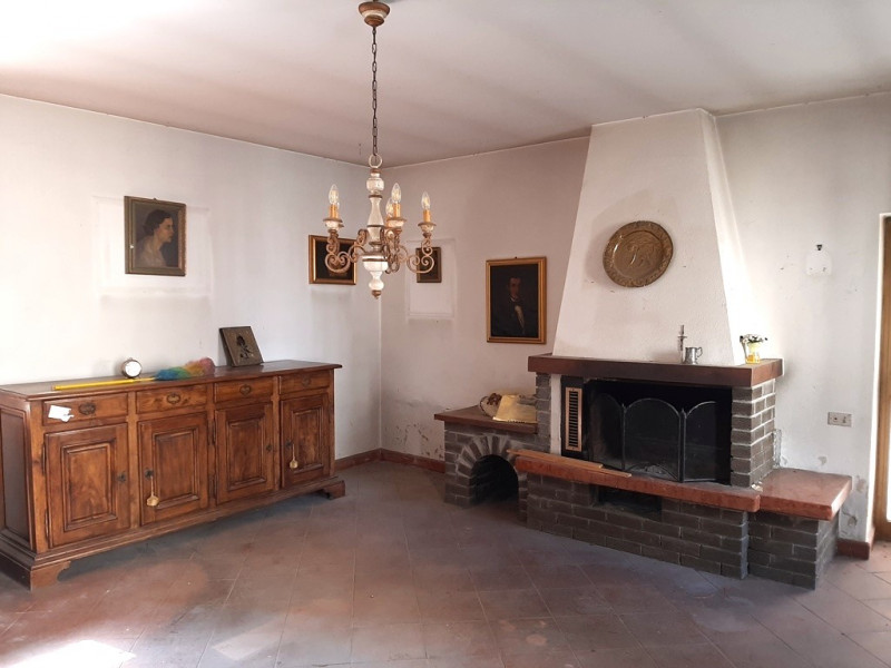 Immagine 6 di Casa indipendente in vendita  a Valeggio Sul Mincio