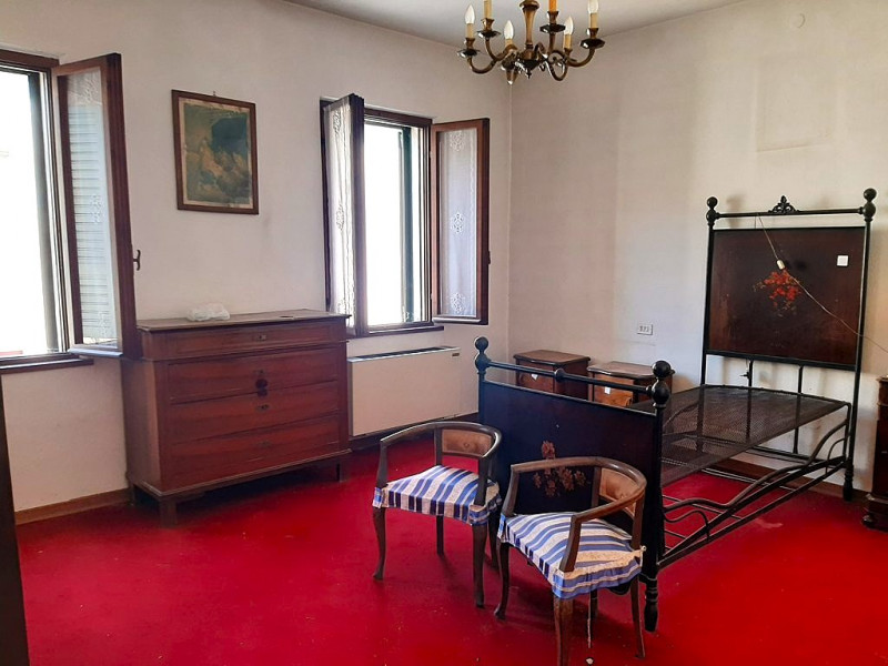 Immagine 7 di Casa indipendente in vendita  a Valeggio Sul Mincio
