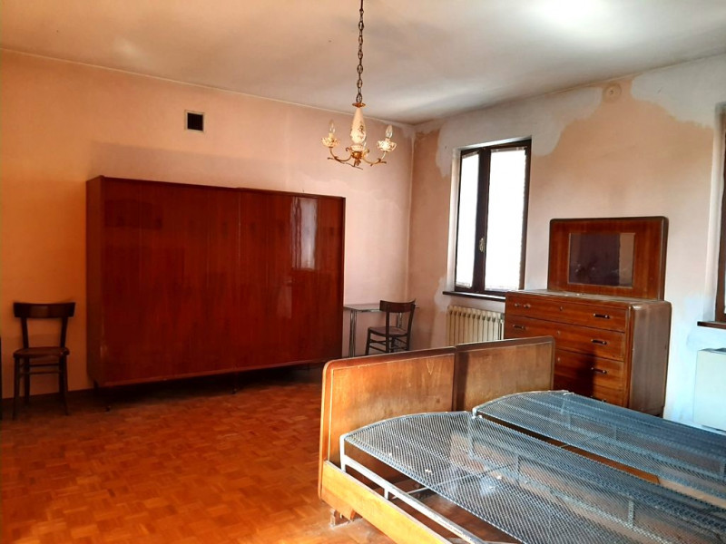 Immagine 8 di Casa indipendente in vendita  a Valeggio Sul Mincio