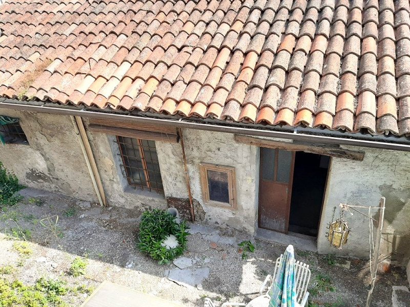 Immagine 11 di Casa indipendente in vendita  a Valeggio Sul Mincio