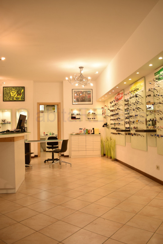 Immagine 3 di Negozio in vendita  in Via Resia a Bolzano