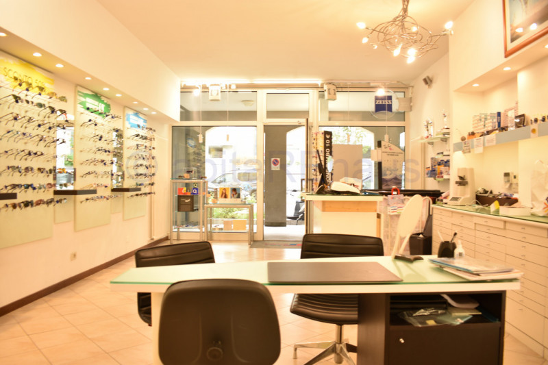 Immagine 7 di Negozio in vendita  in Via Resia a Bolzano