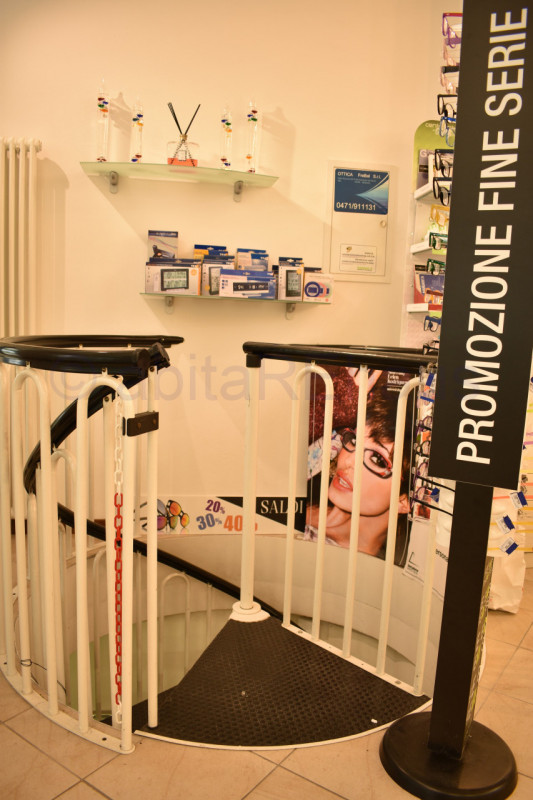 Immagine 10 di Negozio in vendita  in Via Resia a Bolzano