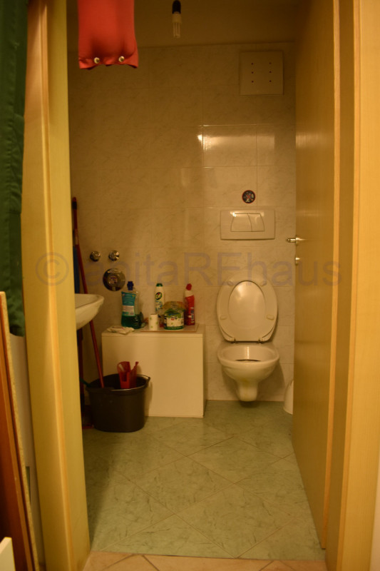 Immagine 12 di Negozio in vendita  in Via Resia a Bolzano