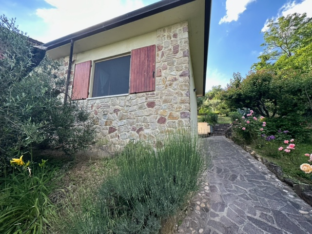 Immagine 5 di Villa in vendita  in montebagnolo a Perugia