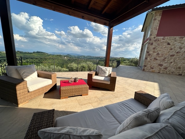 Immagine 8 di Villa in vendita  in montebagnolo a Perugia