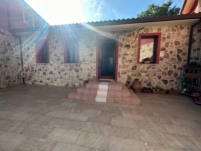 Immagine 10 di Villa in vendita  in montebagnolo a Perugia