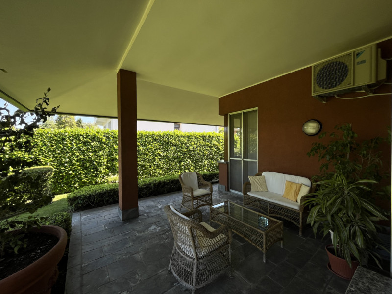 Immagine 10 di Villa in vendita  in Via Mantegna a Trezzano Sul Naviglio