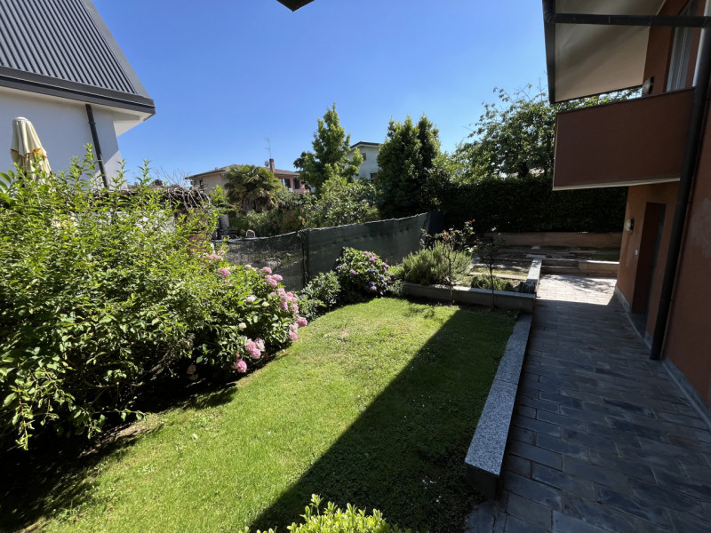 Immagine 14 di Villa in vendita  in Via Mantegna a Trezzano Sul Naviglio