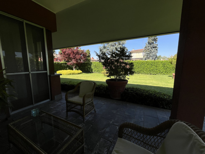 Immagine 21 di Villa in vendita  in Via Mantegna a Trezzano Sul Naviglio