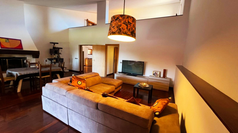 Immagine 4 di Villa in vendita  in via Montegallo a Osimo