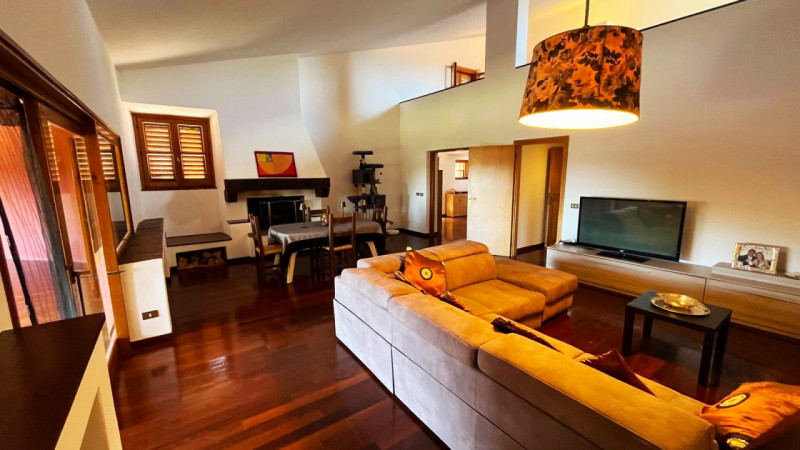 Immagine 6 di Villa in vendita  in via Montegallo a Osimo