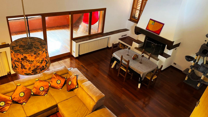 Immagine 9 di Villa in vendita  in via Montegallo a Osimo