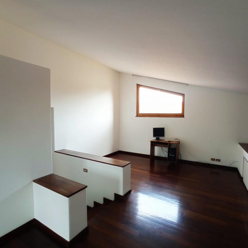 Immagine 22 di Villa in vendita  in via Montegallo a Osimo