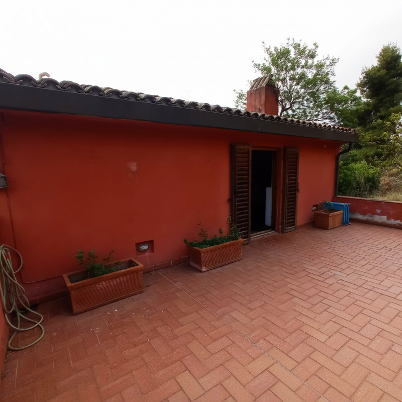 Immagine 37 di Villa in vendita  in via Montegallo a Osimo