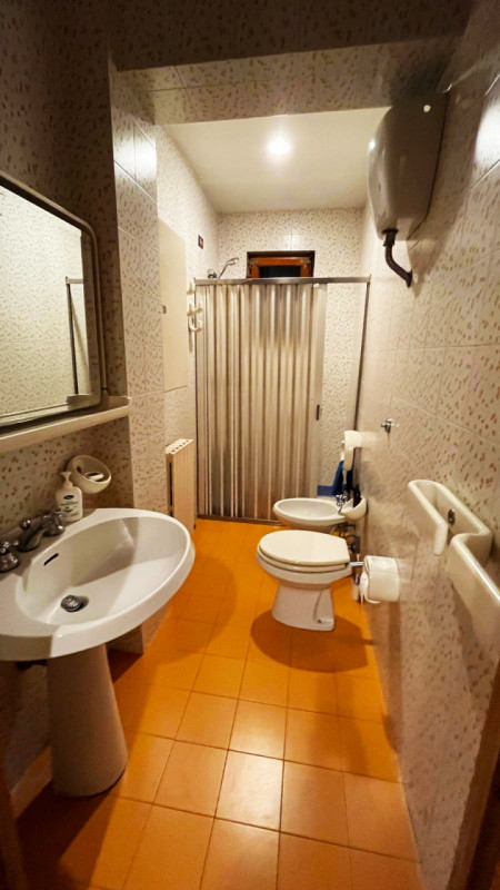 Immagine 42 di Villa in vendita  in via Montegallo a Osimo