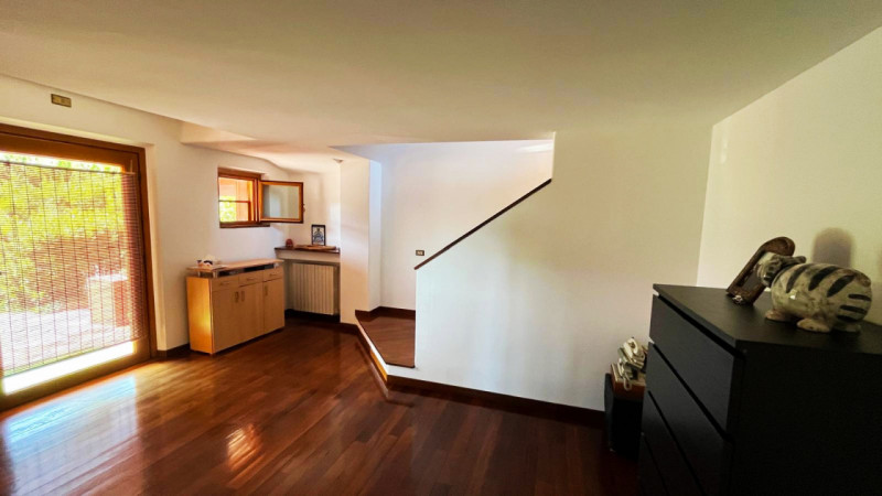 Immagine 51 di Villa in vendita  in via Montegallo a Osimo