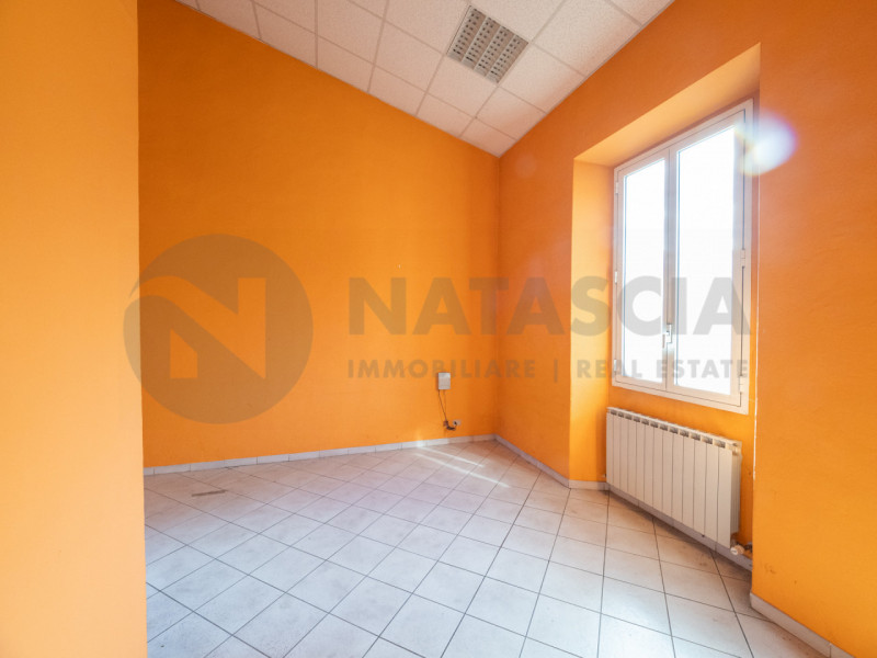 Immagine 2 di Ufficio in affitto  in VIALE DUCA DELLA VITTORIA a Rufina