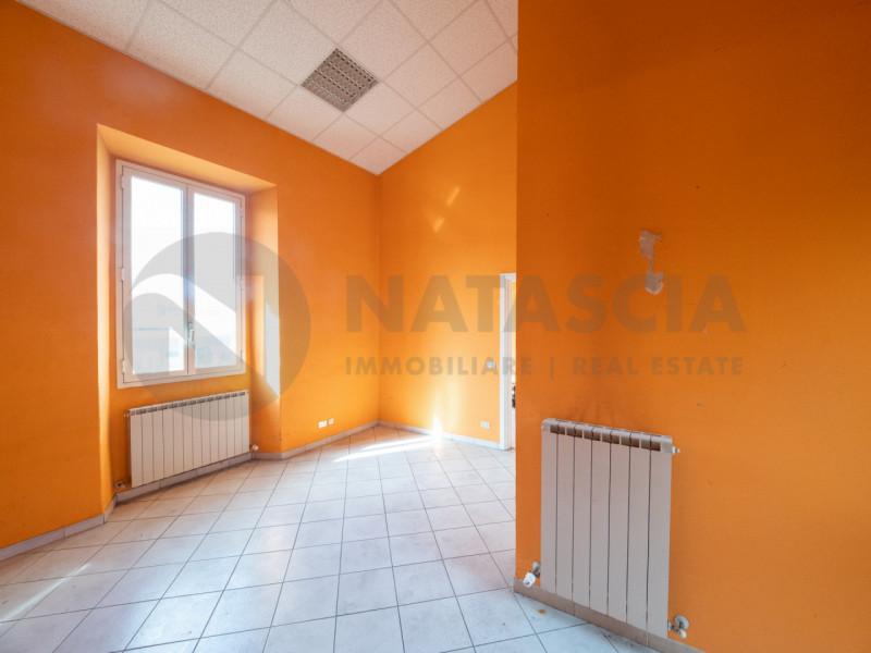 Immagine 4 di Ufficio in affitto  in VIALE DUCA DELLA VITTORIA a Rufina