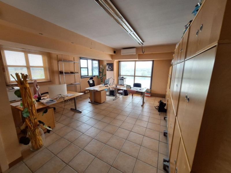 Immagine 3 di Ufficio in vendita  in Piazza Nilde Lotti, N. 13/19 a Pontedera