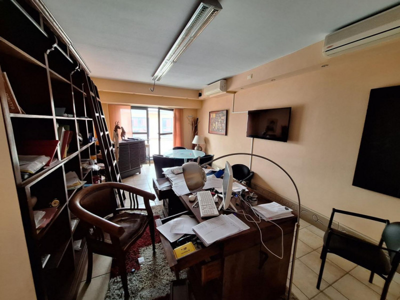 Immagine 6 di Ufficio in vendita  in Piazza Nilde Lotti, N. 13/19 a Pontedera