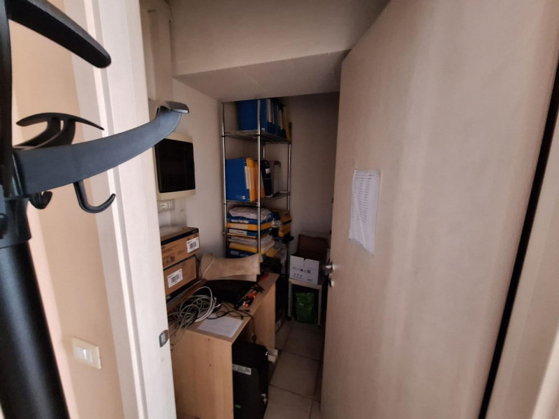 Immagine 12 di Ufficio in vendita  in Piazza Nilde Lotti, N. 13/19 a Pontedera