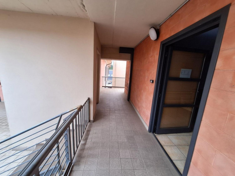 Immagine 13 di Ufficio in vendita  in Piazza Nilde Lotti, N. 13/19 a Pontedera