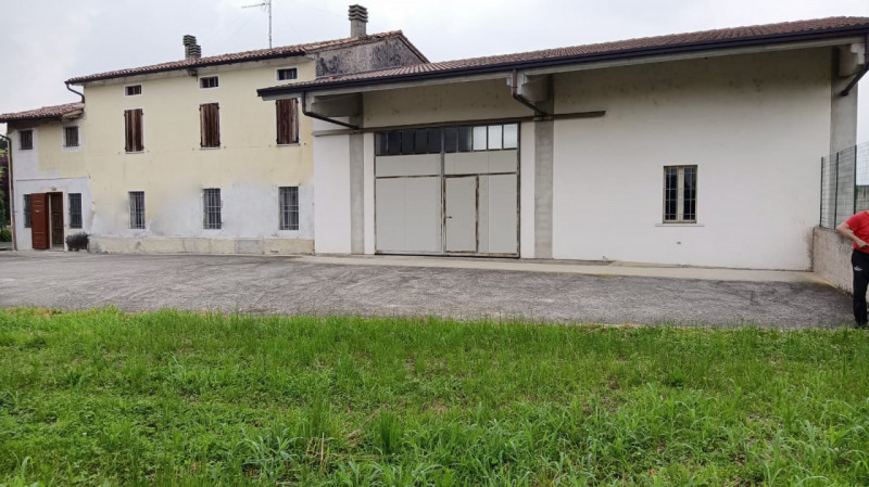 Immagine 3 di Casa indipendente in vendita  in località casalpoglio a Castel Goffredo