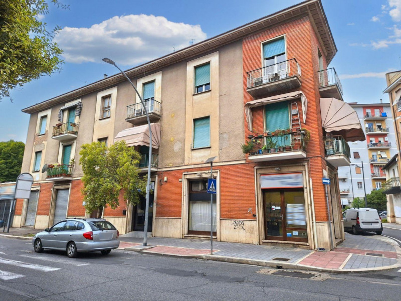 Immagine 2 di Negozio in vendita  in Viale Luigi Campofregoso, N. 250 a Terni