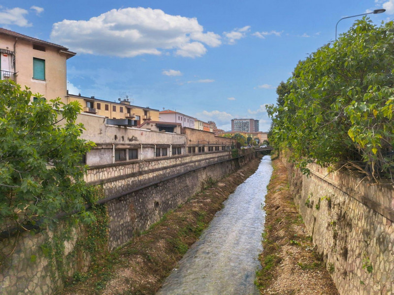Immagine 7 di Negozio in vendita  in Viale Luigi Campofregoso, N. 250 a Terni