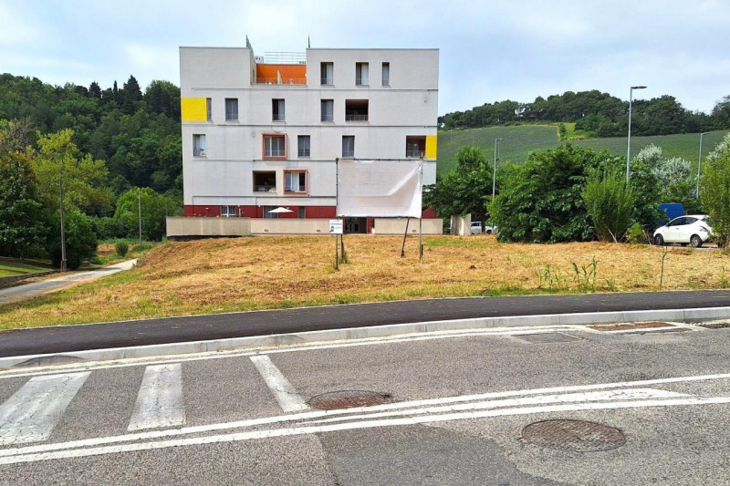 Immagine 1 di Terreno in vendita  in Località Vismara - Cattabrighe, N. Snc a Pesaro