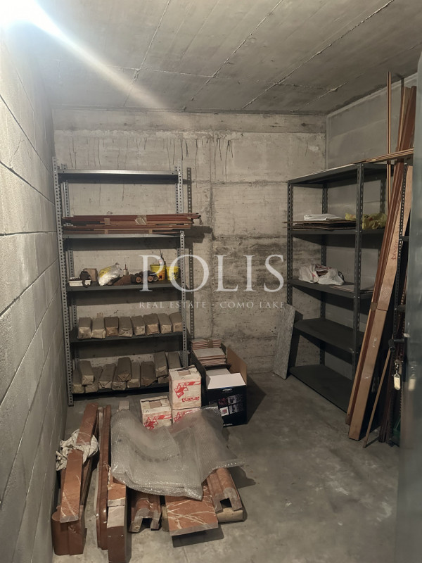 Immagine 1 di Cantina in vendita  in VIA BELVEDERE 43 a Como