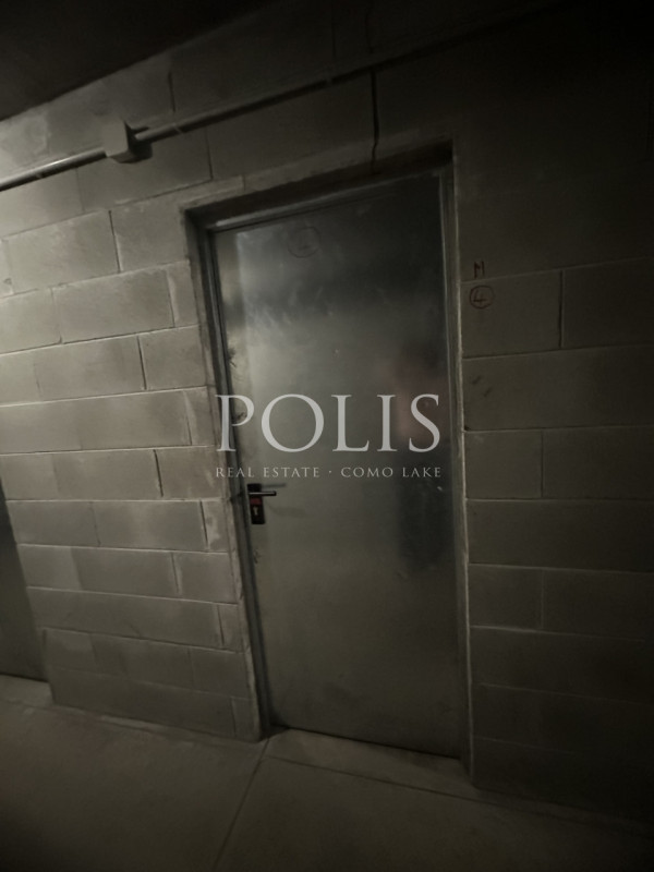 Immagine 2 di Cantina in vendita  in VIA BELVEDERE 43 a Como