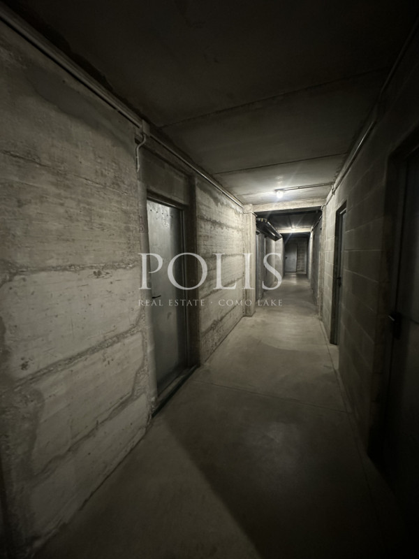 Immagine 3 di Cantina in vendita  in VIA BELVEDERE 43 a Como