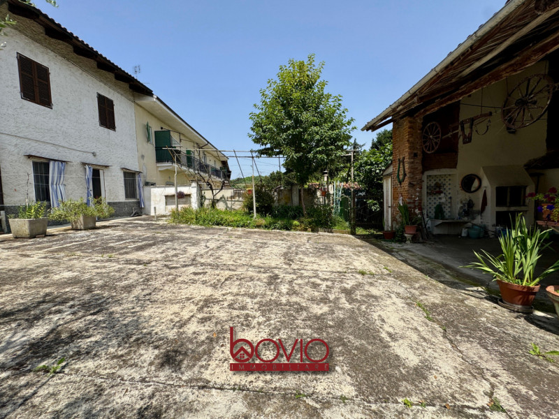 Immagine 37 di Villetta a schiera in vendita  in Via Mezzano a Villamiroglio