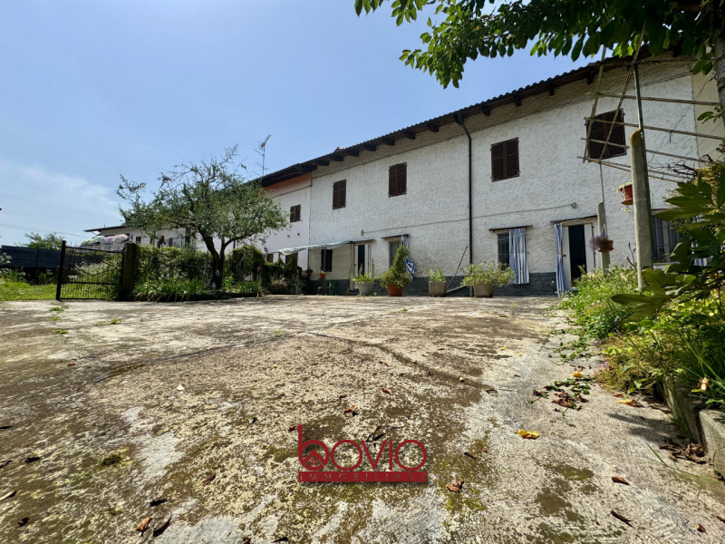 Immagine 51 di Villetta a schiera in vendita  in Via Mezzano a Villamiroglio