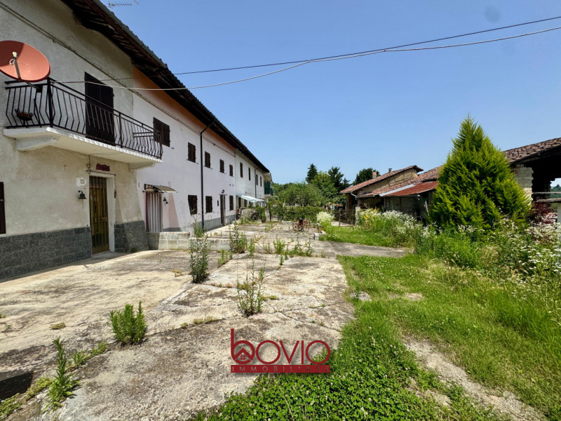 Immagine 57 di Villetta a schiera in vendita  in Via Mezzano a Villamiroglio