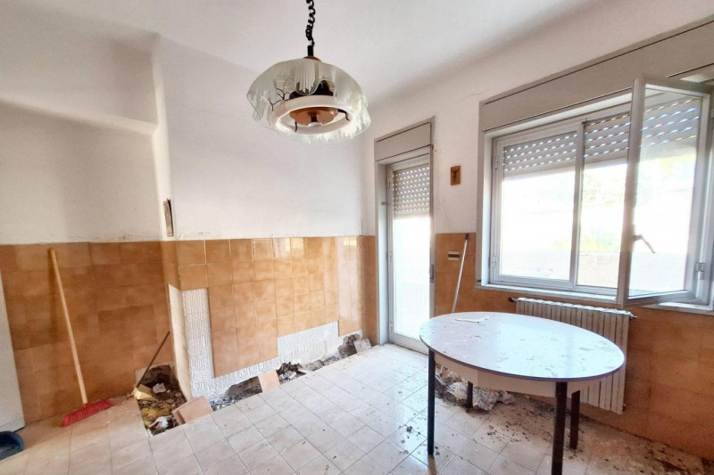 Immagine 9 di Posto auto in vendita  in Riviera Giacomo Matteotti, N. 281 a Badia Polesine