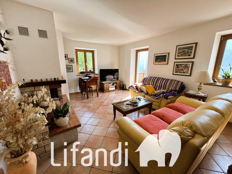 Immagine 4 di Villa in vendita  a Ala