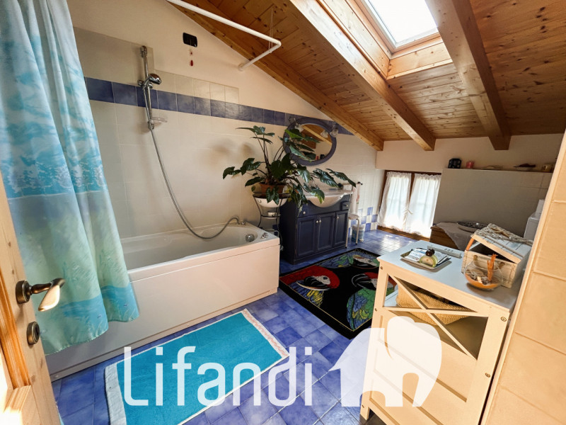 Immagine 9 di Villa in vendita  a Ala