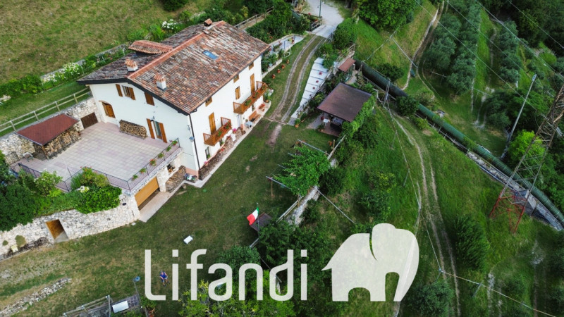 Immagine 13 di Villa in vendita  a Ala