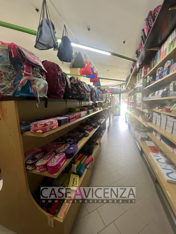 Immagine 5 di Attività commerciale in vendita  in via roma a Vicenza