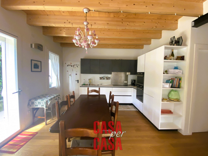 Immagine 1 di Casa indipendente in vendita  in Via principe Umberto a Este