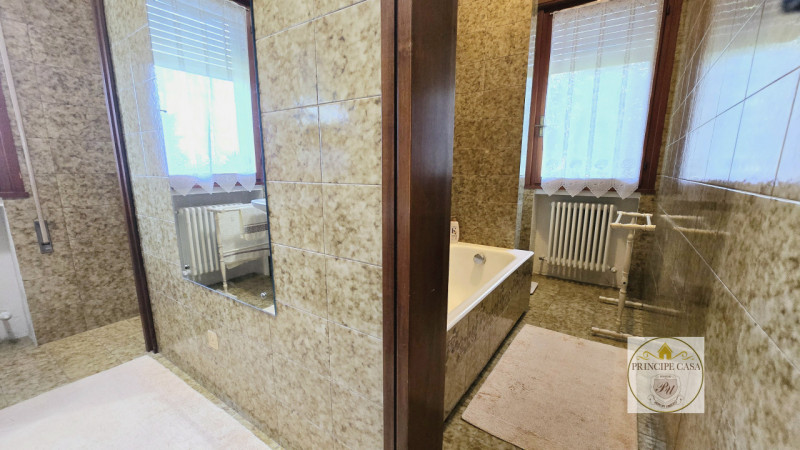 Immagine 36 di Casa indipendente in vendita  in via Venezia a Baone